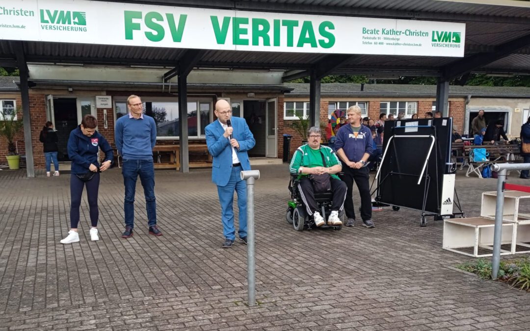 Eröffnung des Integrationssportfestes im vergangenen Jahr durch Landrat Christian Müller.